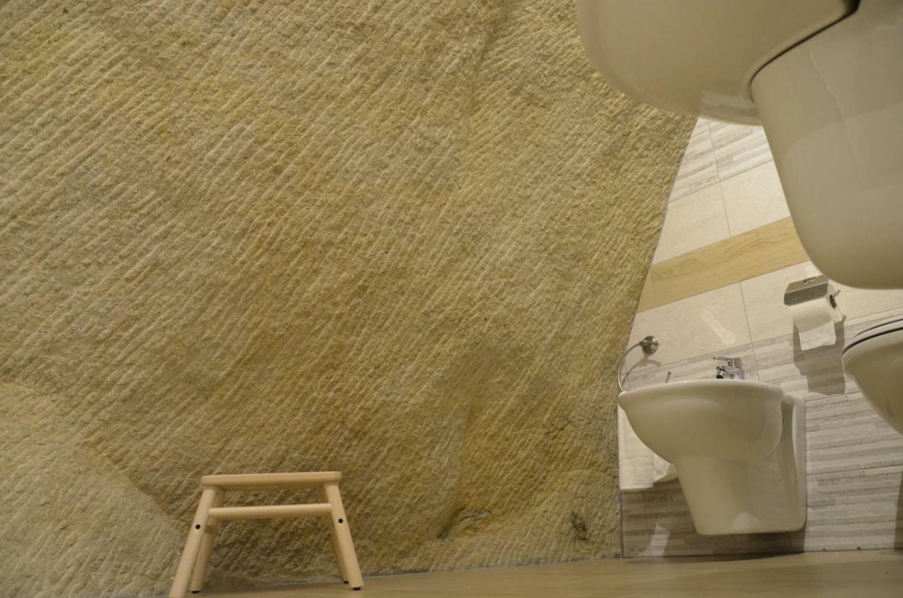 B&B La Casa Sulla Roccia ピエトラペルトーザ エクステリア 写真
